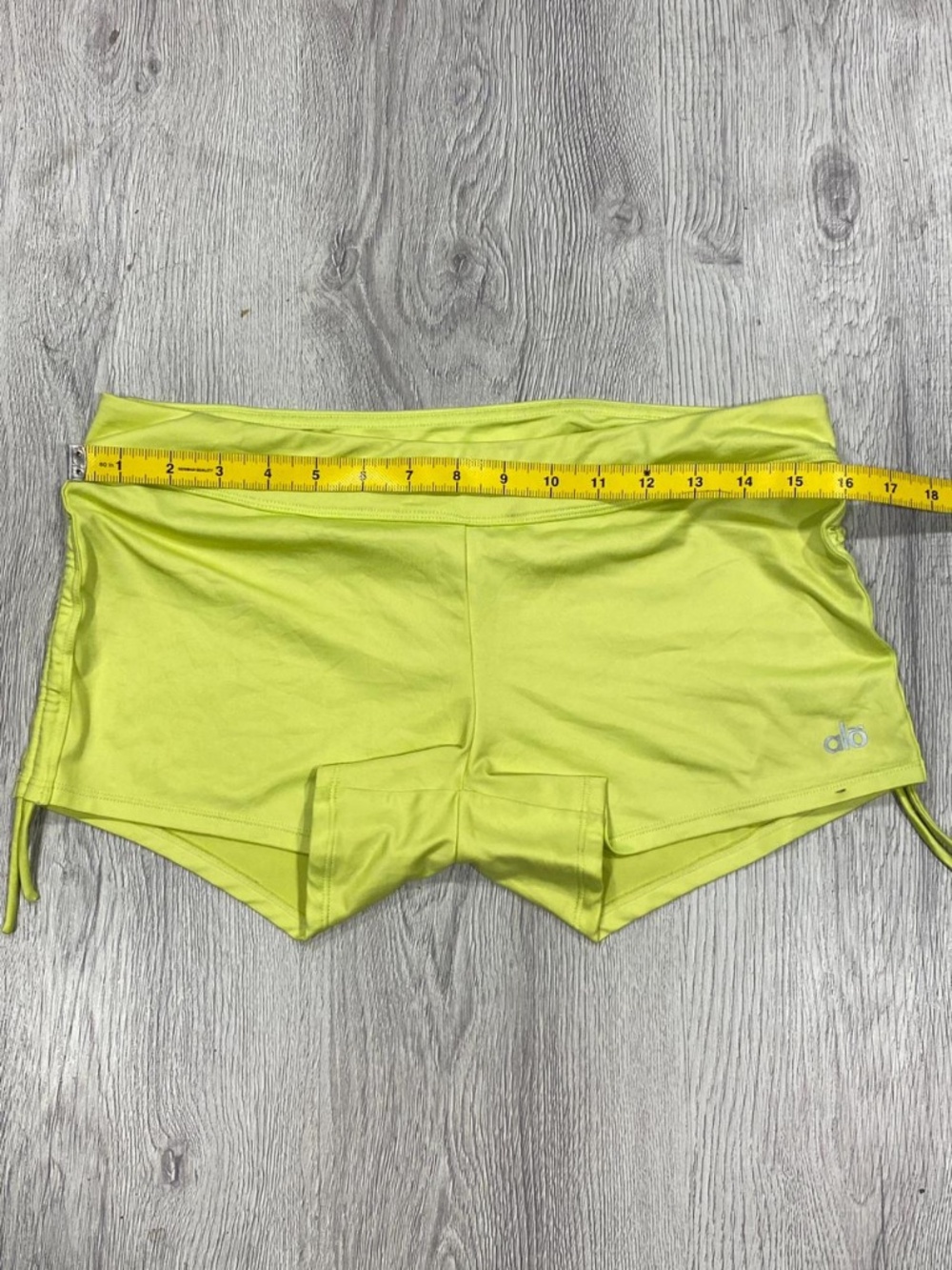 Alo Yoga Lime Green Ruched Side Drawstring Booty Shorts Size L - Picture 6 of 7